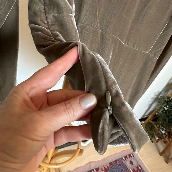 RALPH LAUREN COLLECTION Taupe Velvet LS v-neck Blouse with crystal detail- 6 - Picture 6 of 9